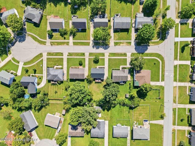 1604 Acosta Ct, La Grange, KY 40031