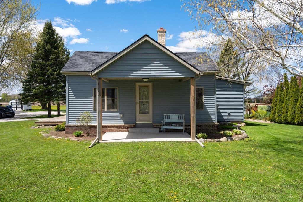 404 N SWIFT STREET, Glenbeulah, WI 53023