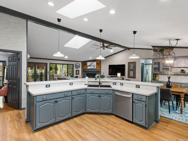 1 Herradura Trce, Hot Springs Village, AR 71909