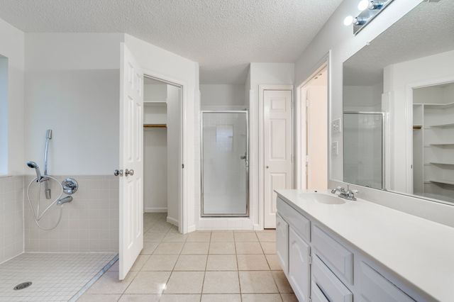 1129 Briar Oaks Drive, Irving, TX 75060