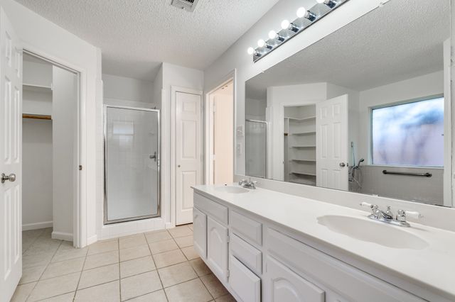 1129 Briar Oaks Drive, Irving, TX 75060