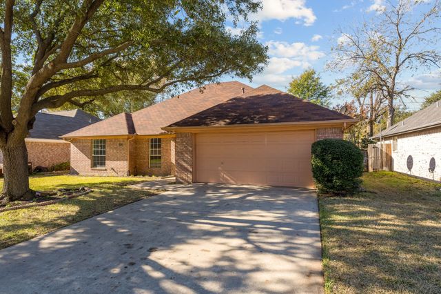 1129 Briar Oaks Drive, Irving, TX 75060