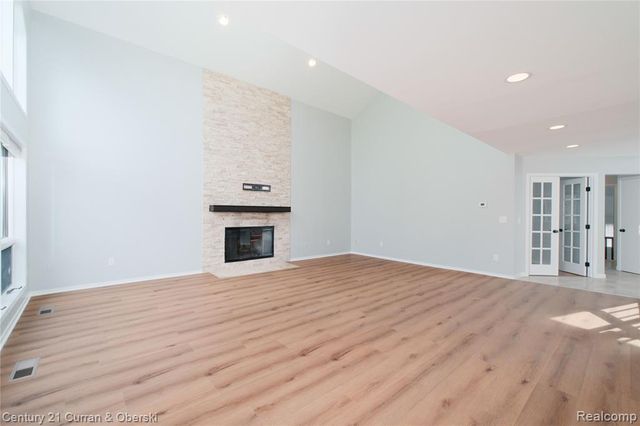 1083 N Livernois Road, Rochester Hills, MI 48306