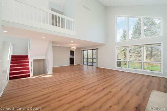 1083 N Livernois Road, Rochester Hills, MI 48306