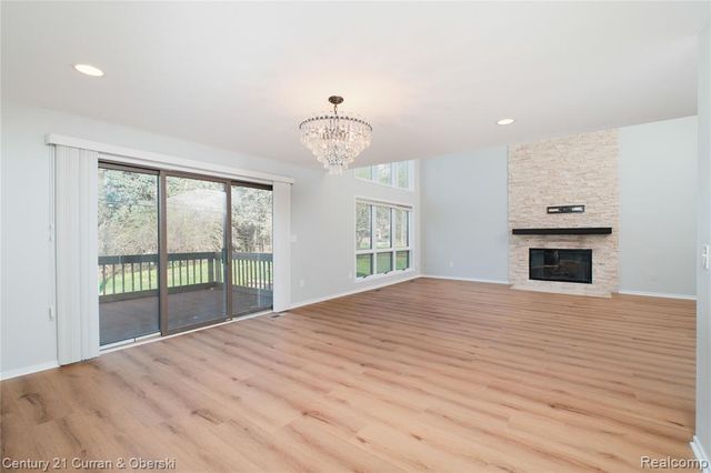 1083 N Livernois Road, Rochester Hills, MI 48306