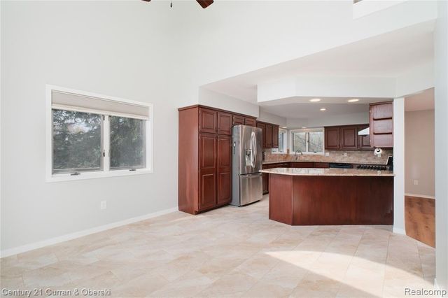 1083 N Livernois Road, Rochester Hills, MI 48306