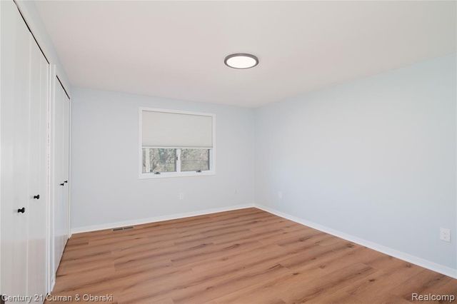 1083 N Livernois Road, Rochester Hills, MI 48306