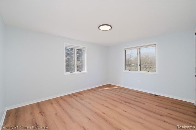1083 N Livernois Road, Rochester Hills, MI 48306