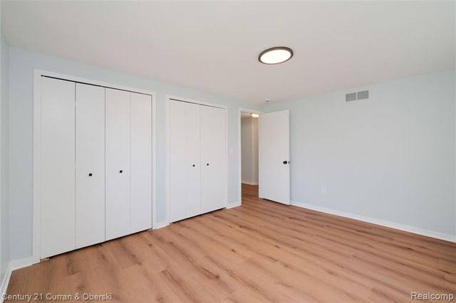 1083 N Livernois Road, Rochester Hills, MI 48306
