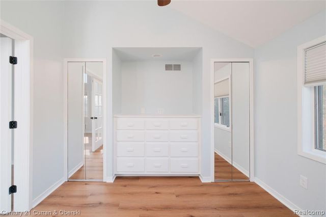 1083 N Livernois Road, Rochester Hills, MI 48306