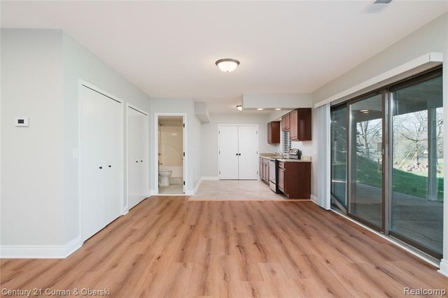 1083 N Livernois Road, Rochester Hills, MI 48306