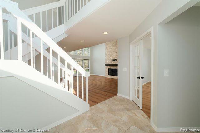 1083 N Livernois Road, Rochester Hills, MI 48306
