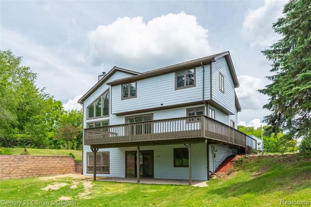 1083 N Livernois Road, Rochester Hills, MI 48306