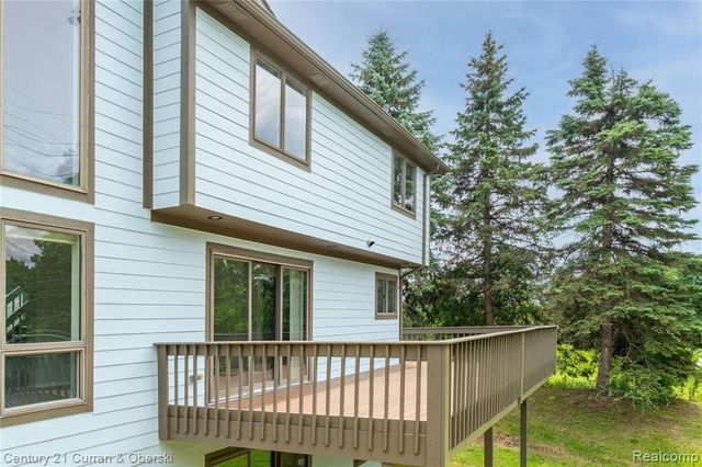 1083 N Livernois Road, Rochester Hills, MI 48306