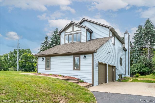 1083 N Livernois Road, Rochester Hills, MI 48306