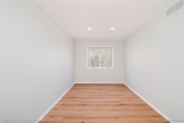 1083 N Livernois Road, Rochester Hills, MI 48306