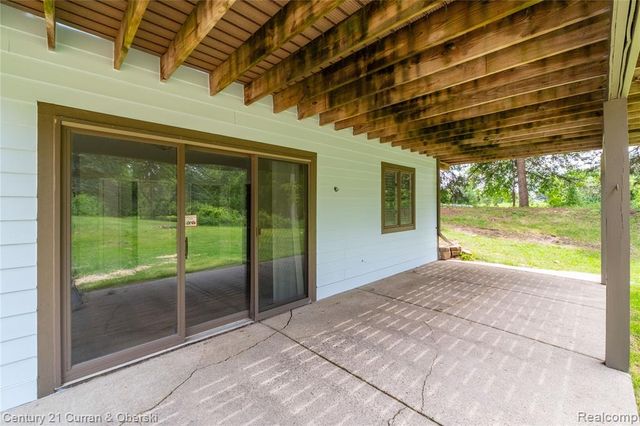 1083 N Livernois Road, Rochester Hills, MI 48306