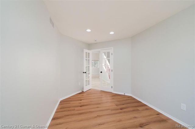 1083 N Livernois Road, Rochester Hills, MI 48306