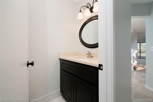 1083 N Livernois Road, Rochester Hills, MI 48306