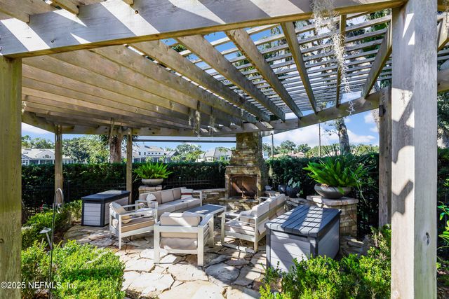 192 TWELVE OAKS Lane, Ponte Vedra Beach, FL 32082