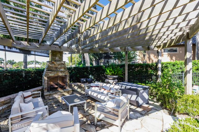 192 TWELVE OAKS Lane, Ponte Vedra Beach, FL 32082