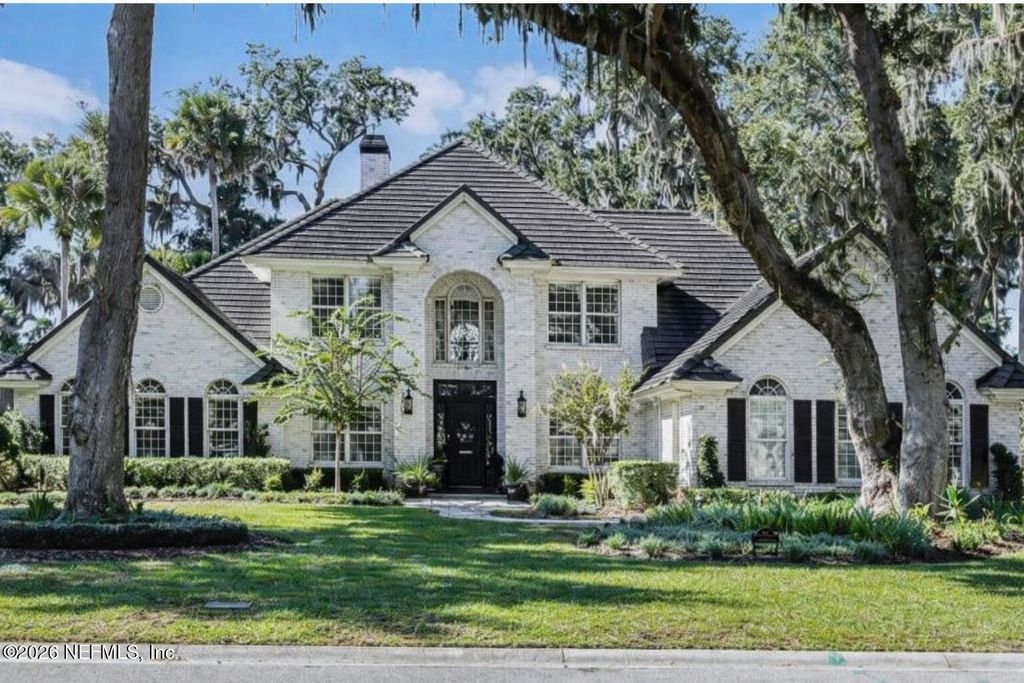 192 TWELVE OAKS Lane, Ponte Vedra Beach, FL 32082