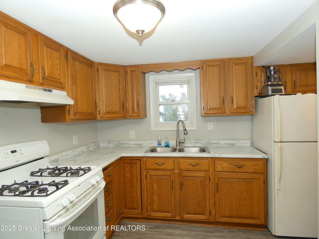 4445 North Street, Holt, MI 48842