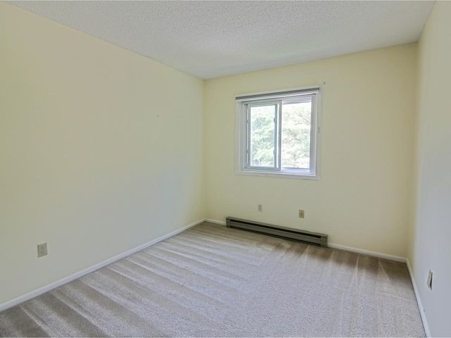 B10 Stonehedge Drive, South Burlington, VT 05403