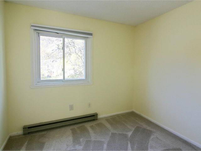 B10 Stonehedge Drive, South Burlington, VT 05403