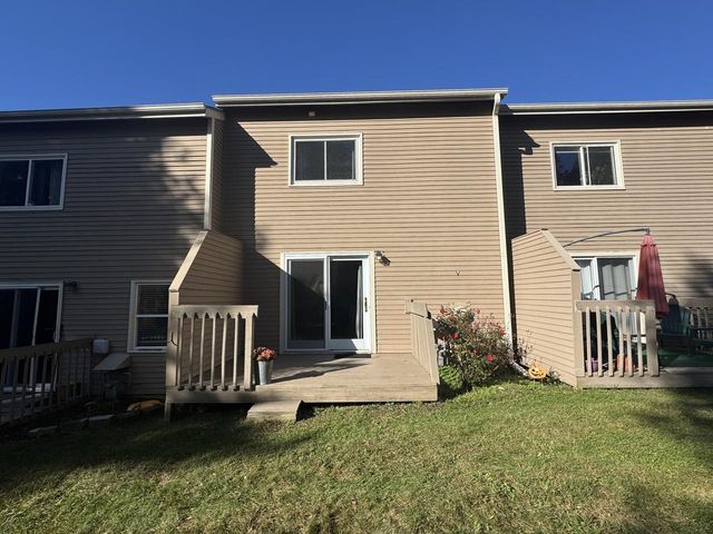 B10 Stonehedge Drive, South Burlington, VT 05403