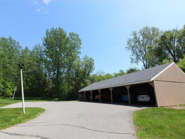 B10 Stonehedge Drive, South Burlington, VT 05403