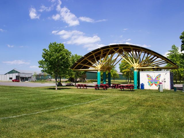 B10 Stonehedge Drive, South Burlington, VT 05403