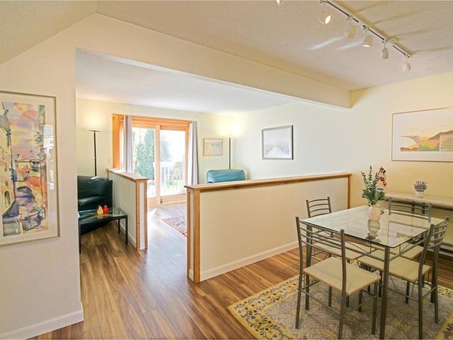 B10 Stonehedge Drive, South Burlington, VT 05403