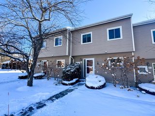 B10 Stonehedge Drive, South Burlington, VT 05403