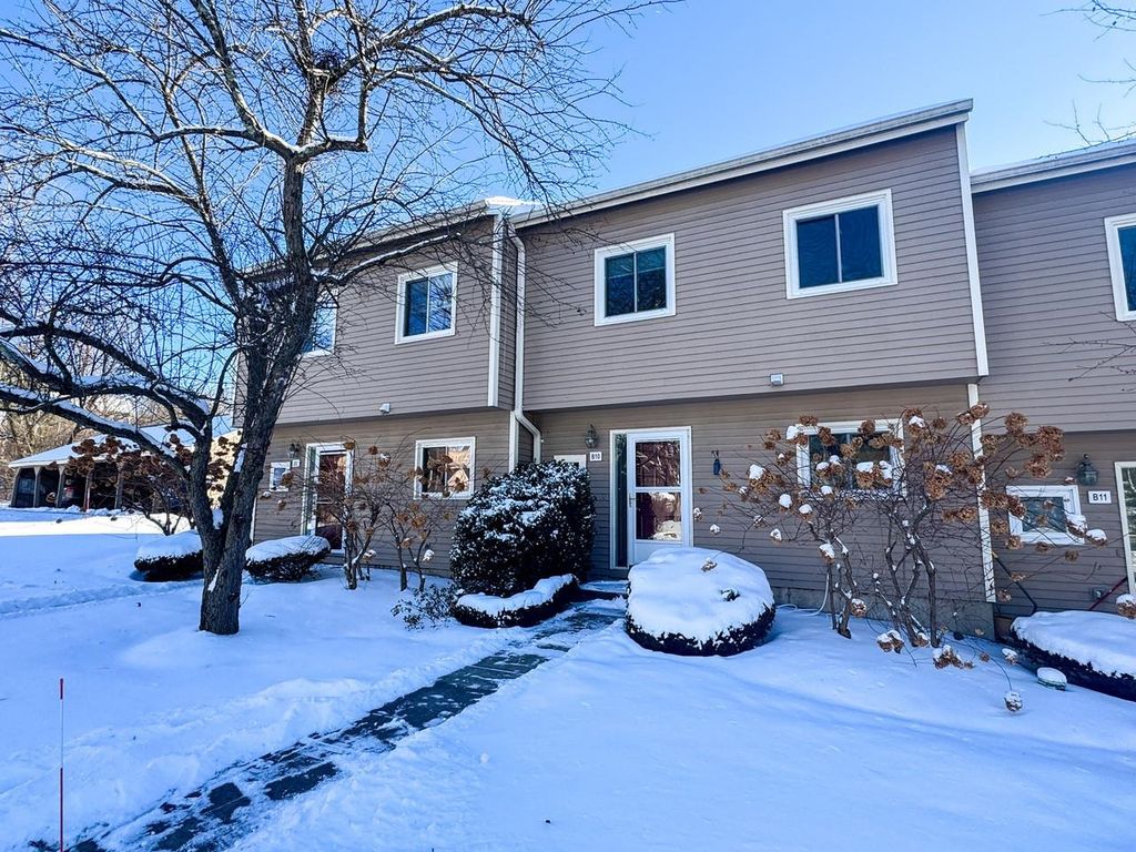 B10 Stonehedge Drive, South Burlington, VT 05403