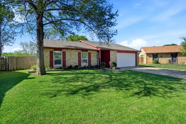 2358 Honeycomb Court, Fort Worth, TX 76131