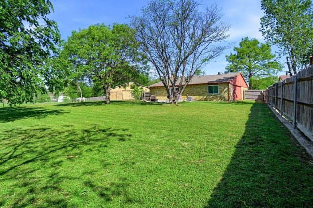 2358 Honeycomb Court, Fort Worth, TX 76131