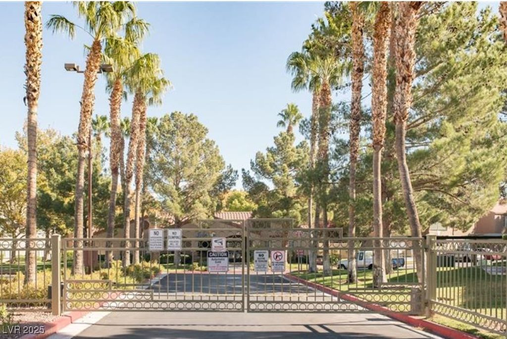 2120 Sealion Drive 207, Las Vegas, NV 89128