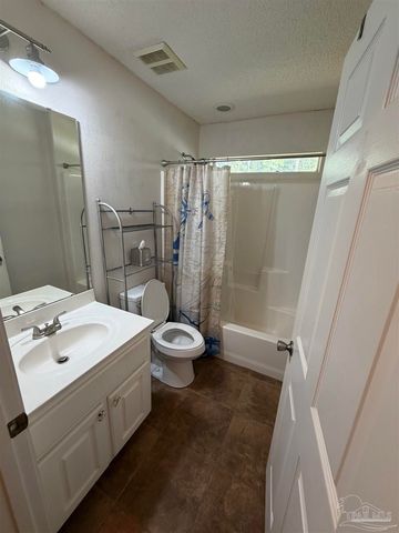 2746 Terry Cove Dr, Milton, FL 32583