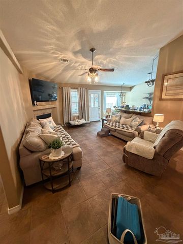 2746 Terry Cove Dr, Milton, FL 32583