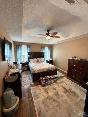 2746 Terry Cove Dr, Milton, FL 32583