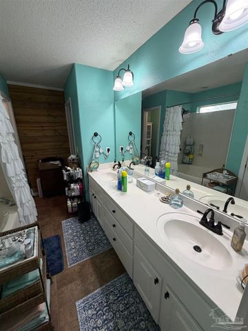 2746 Terry Cove Dr, Milton, FL 32583