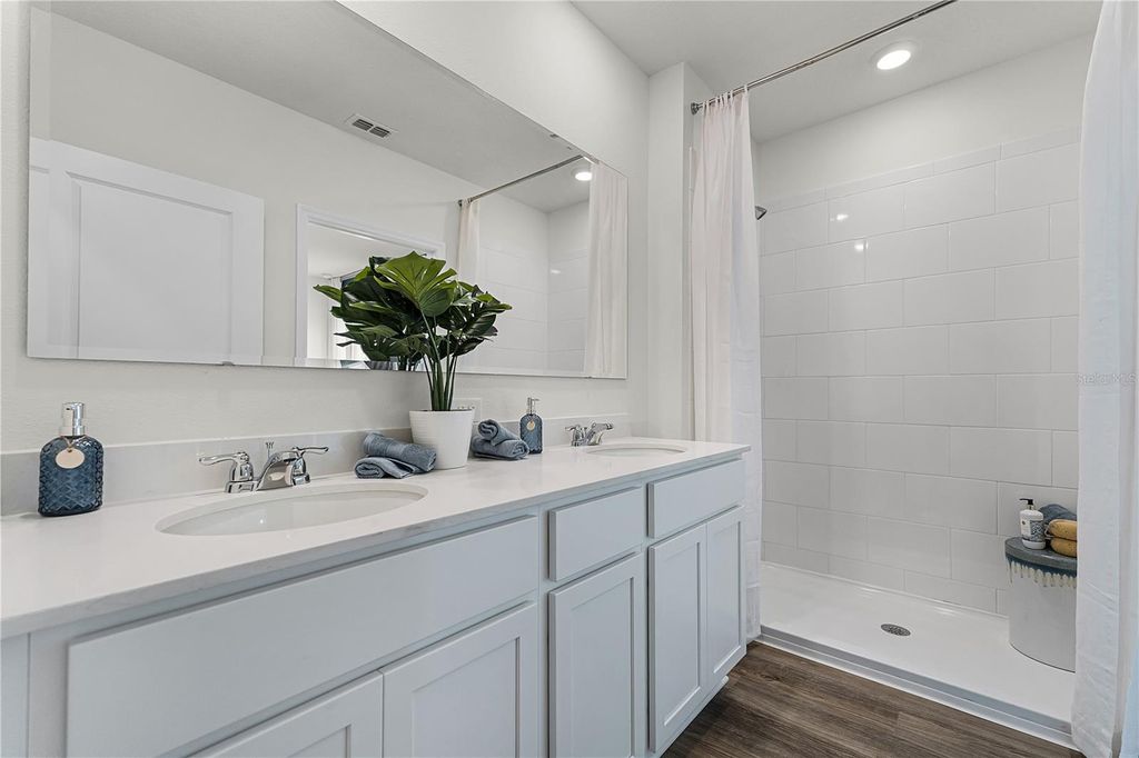 Image 12 of property listing at 1817 THREE BARS ROAD, Kissimmee, FL 34744