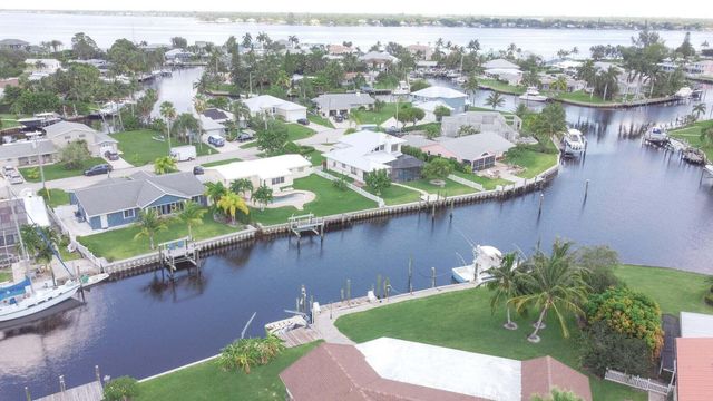 1694 SW Boatswain Place, Palm City, FL 34990