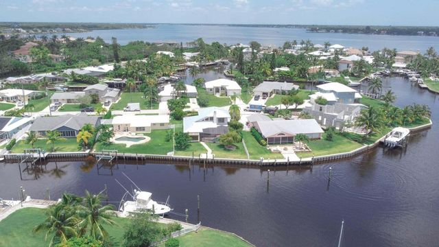 1694 SW Boatswain Place, Palm City, FL 34990