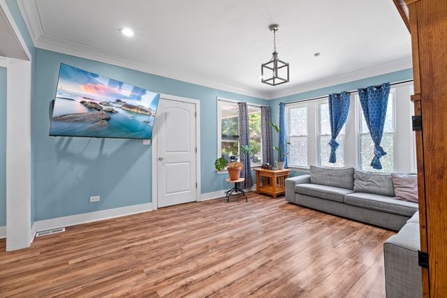 10724 S Prairie Avenue, Chicago, IL 60628