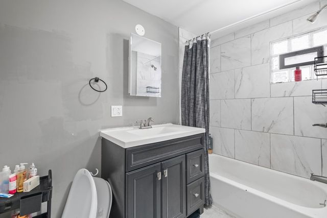 10724 S Prairie Avenue, Chicago, IL 60628