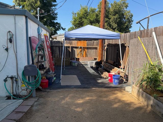 1711 Roselawn Ave, Stockton, CA 95204