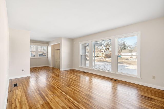 323 Murray Street, Owatonna, MN 55060