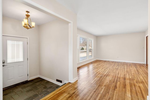 323 Murray Street, Owatonna, MN 55060